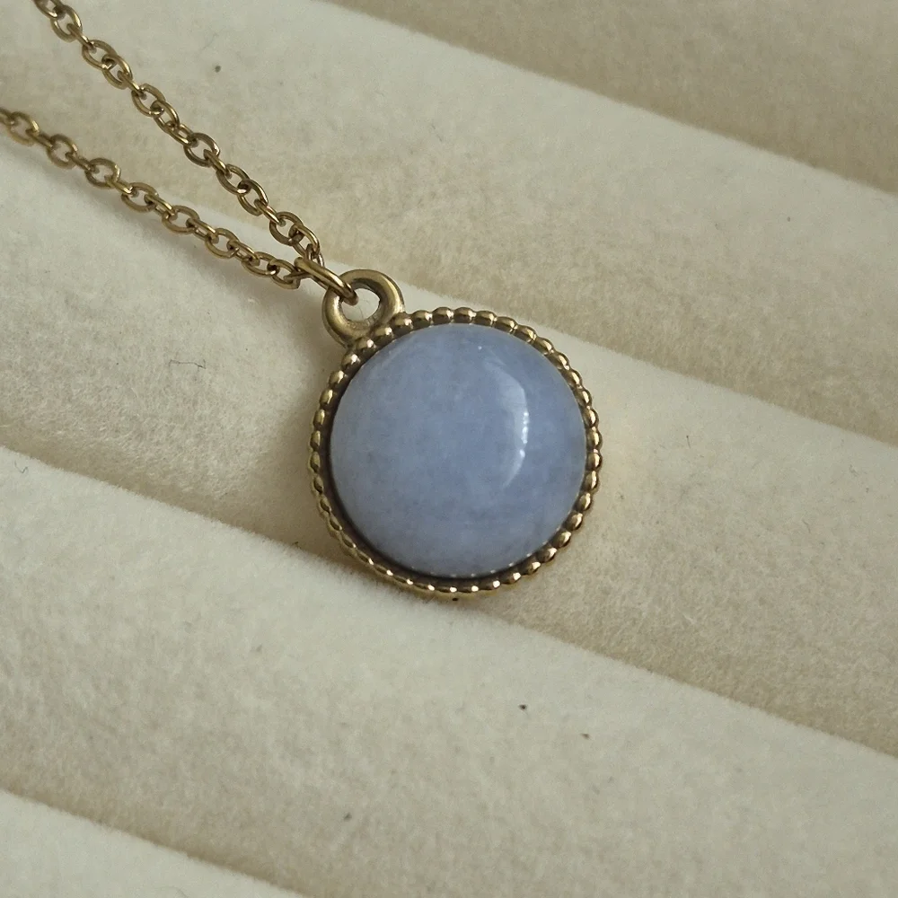 Elegant 18k GP and Blue Pendant Necklace - Picture 5 of 6